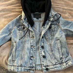 BLANK NYC detachable hooded denim jacket. Size M.